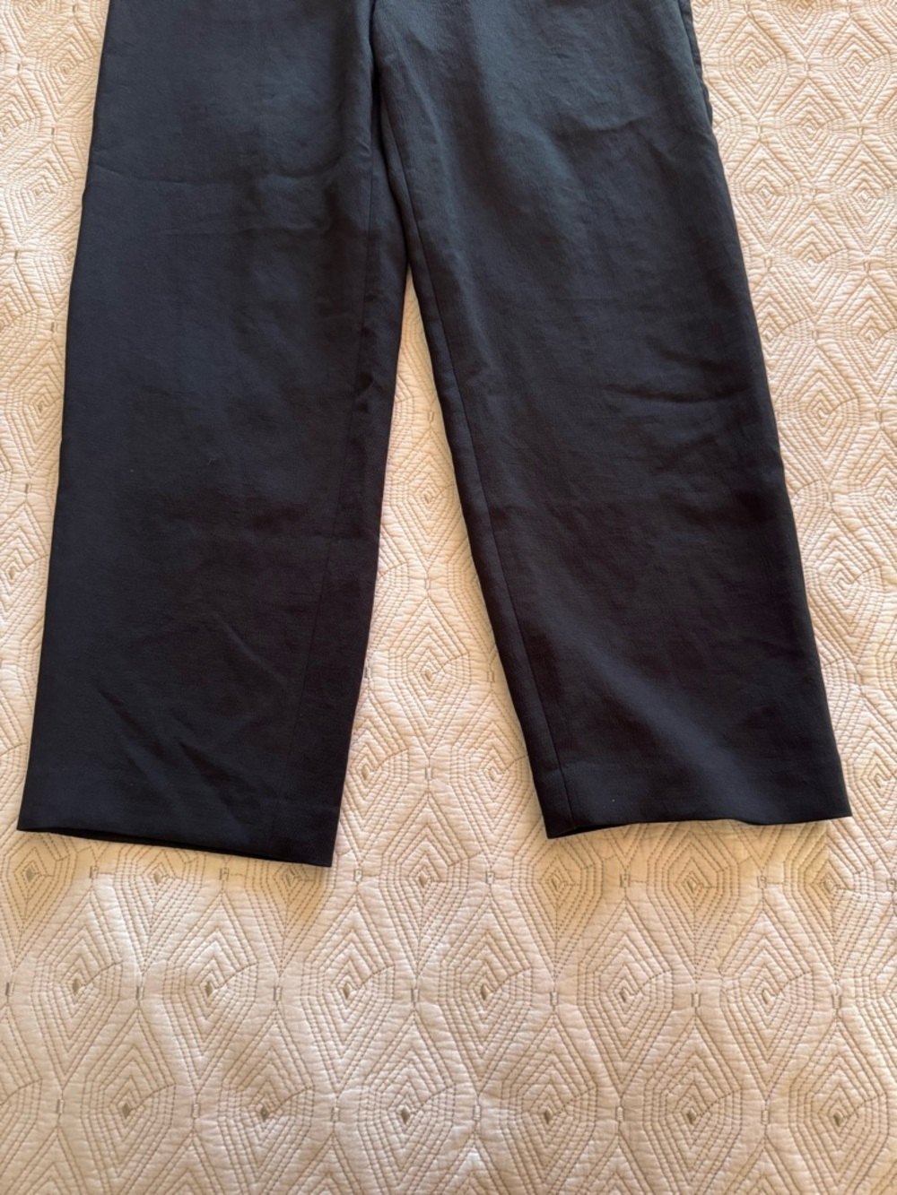 ARITZIA WILFRED Tie Waist Pants Womens Size 4 Black High Waist
Belted Crepe - Picture 8 of 16